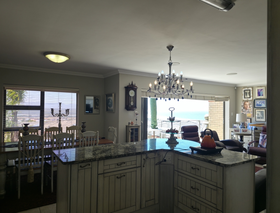 3 Bedroom Property for Sale in Wavecrest Eastern Cape